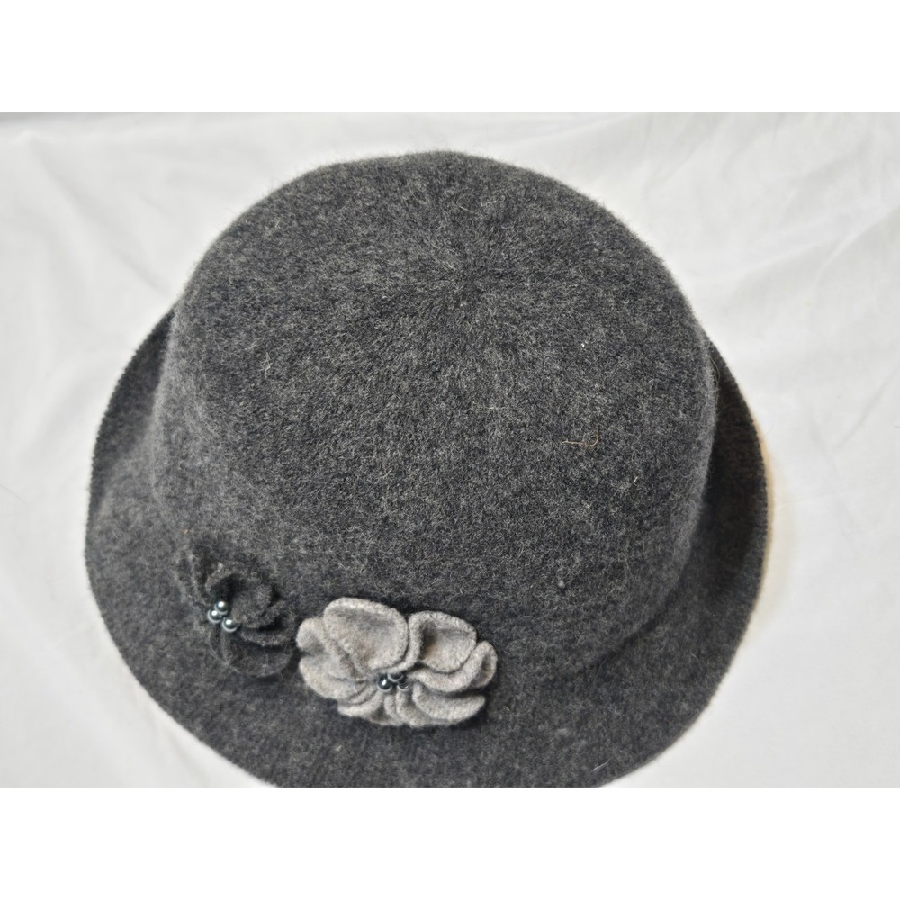 Indigo Soul Dark Gray Cloche Hat Wool Blend Floral Decor NWT Gatsby Art Decor